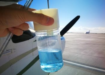 Xăng máy bay là gì? Đặc điểm, giá thành và so sánh với xăng thường