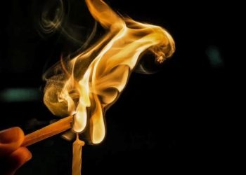 Phản ứng tỏa nhiệt là gì? Đặc điểm, Ví dụ và Ứng dụng