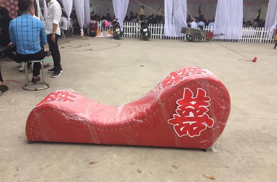 Ghế Tình Yêu Meme – Ảnh Chế Ghế Tantra Hài Hước Hot 🪑