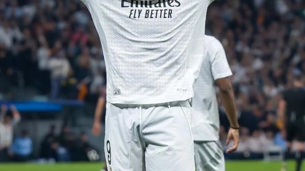 Mbappe Meme – Ảnh Chế Cầu Thủ Mbappe Hài Hước Viral ⚽