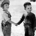 Meme Bắt Tay – Ảnh Chế Handshake Deal Hài Hước Hot 🤝