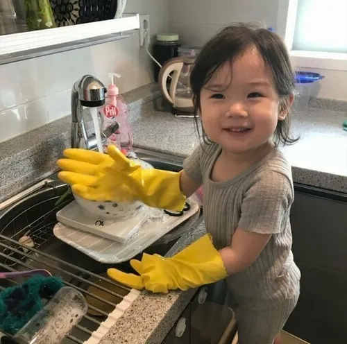 Meme bé Hàn tan chảy Meme bé Hàn tan chảy