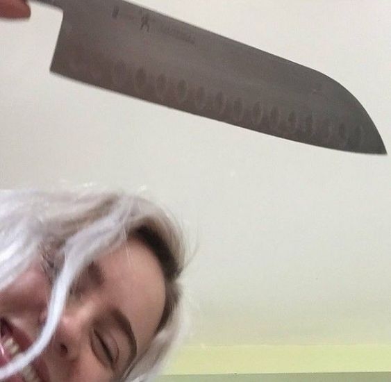 Meme Cầm Dao – Ảnh Chế Đe Dọa Hài Hước Troll Bạn Bè 🔪 8 Ảnh cầm dao