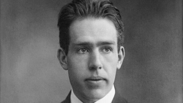 Tiểu Sử Niels Bohr: Kiến Trúc Sư Cơ Học Lượng Tử & Mô Hình Nguyên Tử Bo