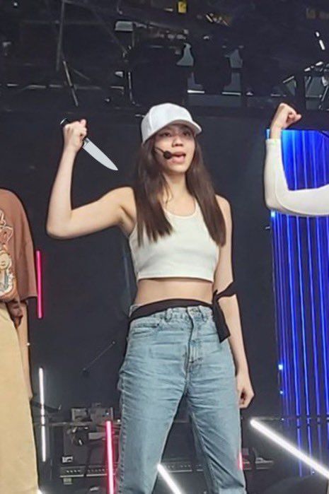 Meme Cầm Dao – Ảnh Chế Đe Dọa Hài Hước Troll Bạn Bè 🔪 180 Hãy giải thích, trước khi em cầm thêm dao khác