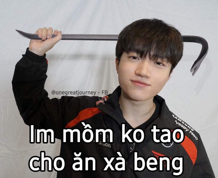 Meme Nín – Ảnh Chế Nhịn Cười Trong Tình Huống Khó Xử 🤐 145 Im mồm ko tao cho ăn xà beng