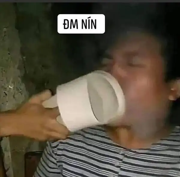 Meme Nín – Ảnh Chế Nhịn Cười Trong Tình Huống Khó Xử 🤐 80 Nín cái mồm lại