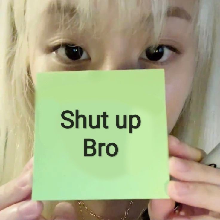 Meme Nín – Ảnh Chế Nhịn Cười Trong Tình Huống Khó Xử 🤐 76 Nín đi cho đời bớt rối