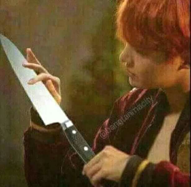 Meme Cầm Dao – Ảnh Chế Đe Dọa Hài Hước Troll Bạn Bè 🔪 67 Tui không ác đâu, tui chỉ hơi đâm nhẹ